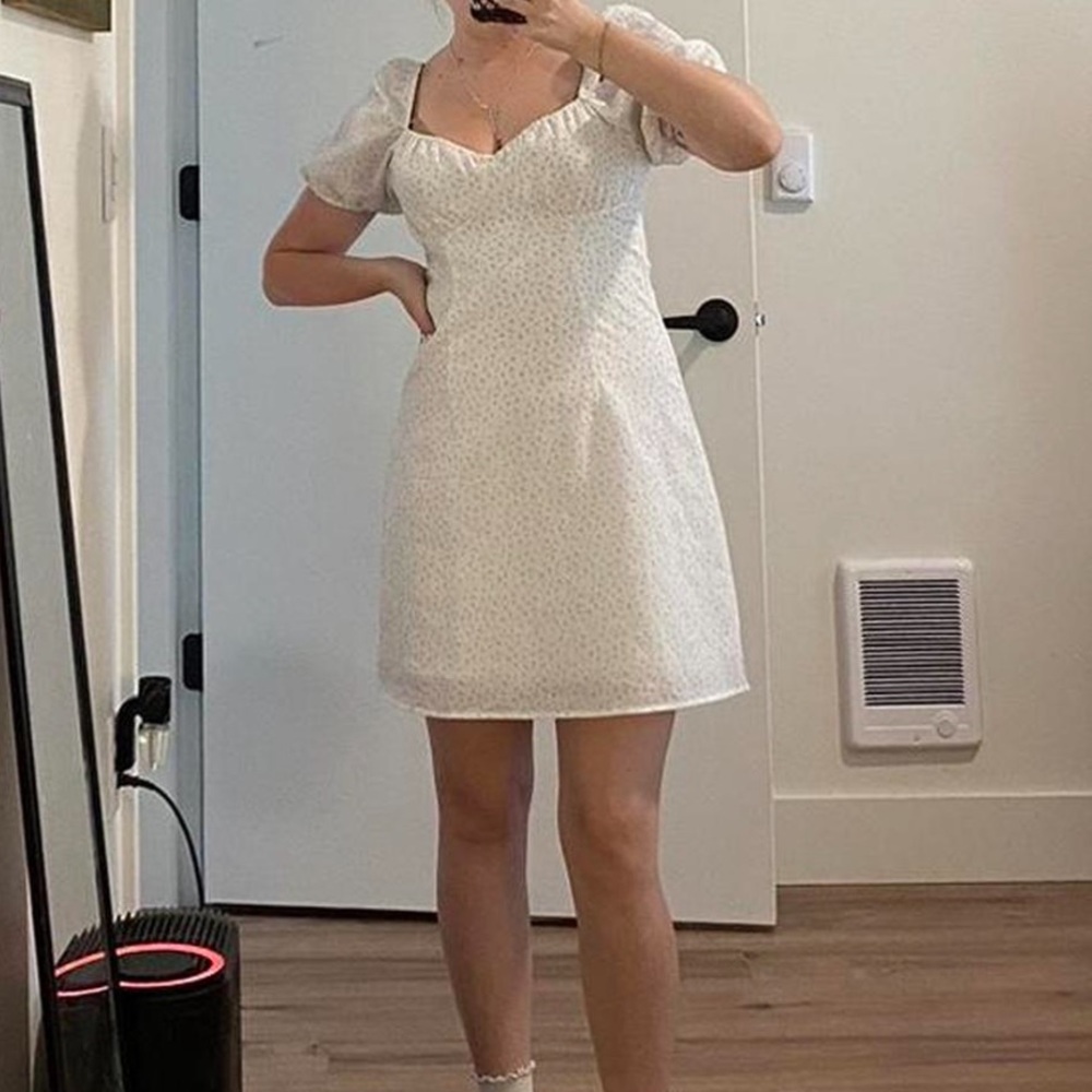Dainty Floral White Puff Sleeve Dress